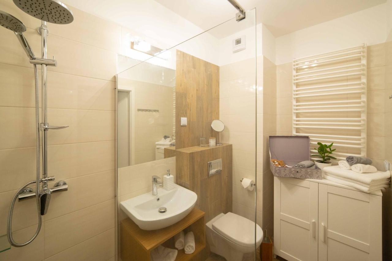 3D Spring Apartments Cracovia Esterno foto